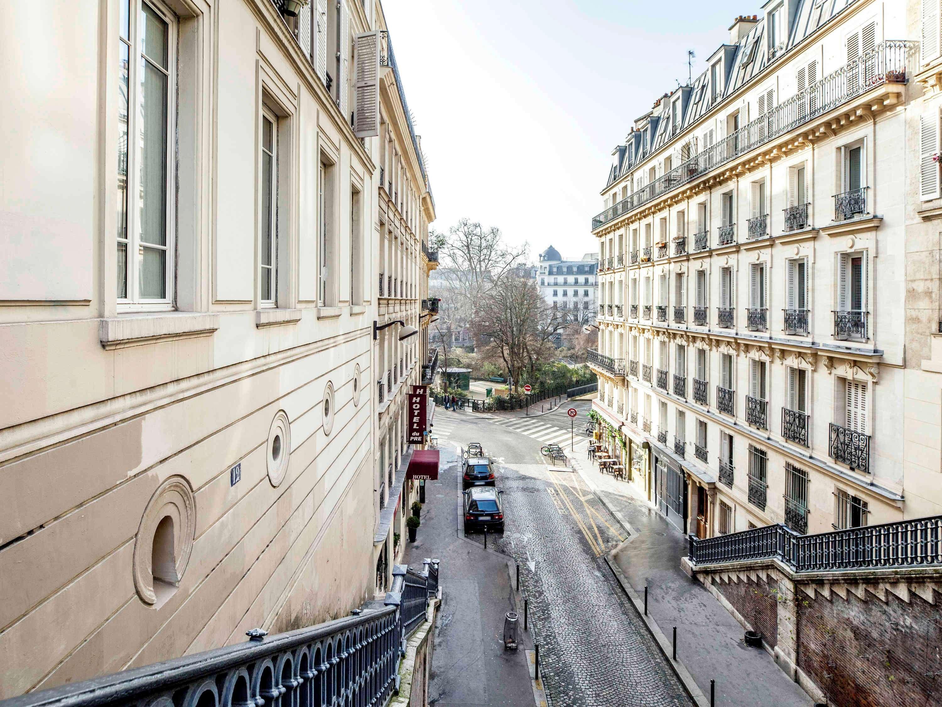 Hotel Ibis Styles Paris Cadet Lafayette Exterior foto